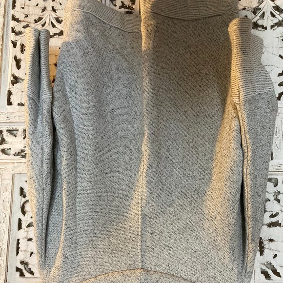 Chandail designer québécoise XS - Picture 4 of 5